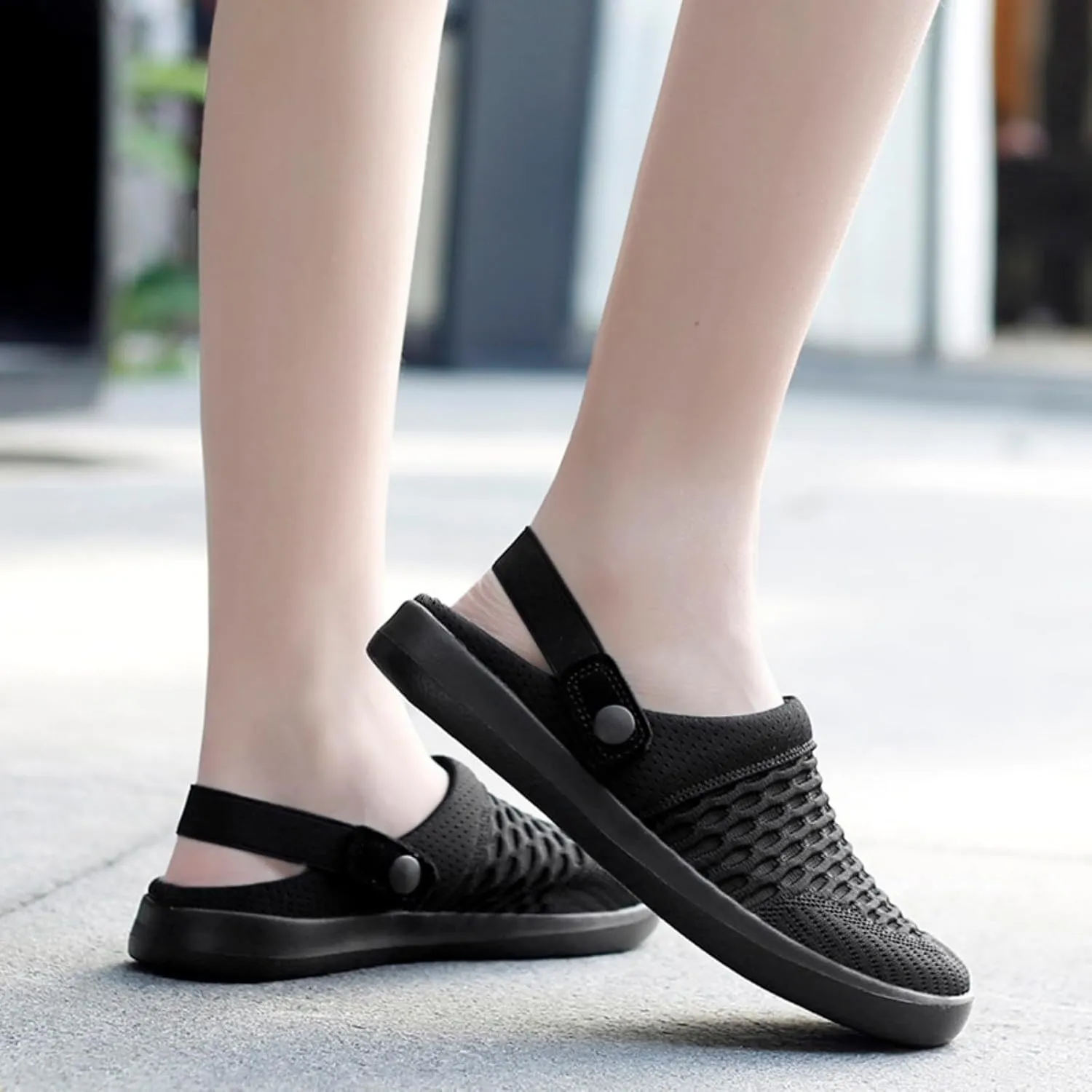 Clogs for Women Summer Casual Slip-on Mesh Mules Shoes Breathable Hollow Out Slippers Comfortable Closed Toe Sandals Fashion Open Back Slip On Shoes Lightweight Walking Slippers