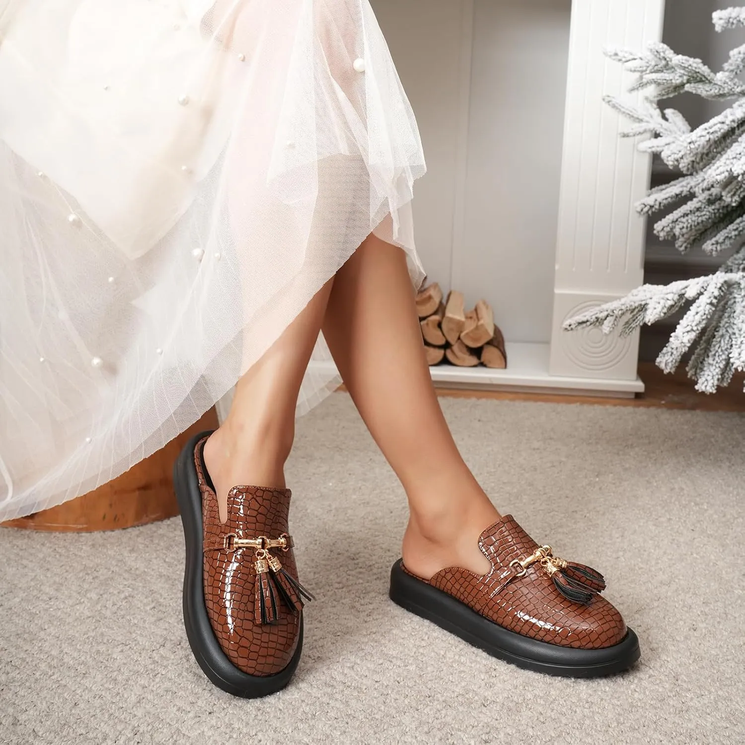 Dumalum Mules for Women Flats Closed Round Toe Slip on Sandals Comfortable Loafers Slides Shoes with Metal Chain Decor