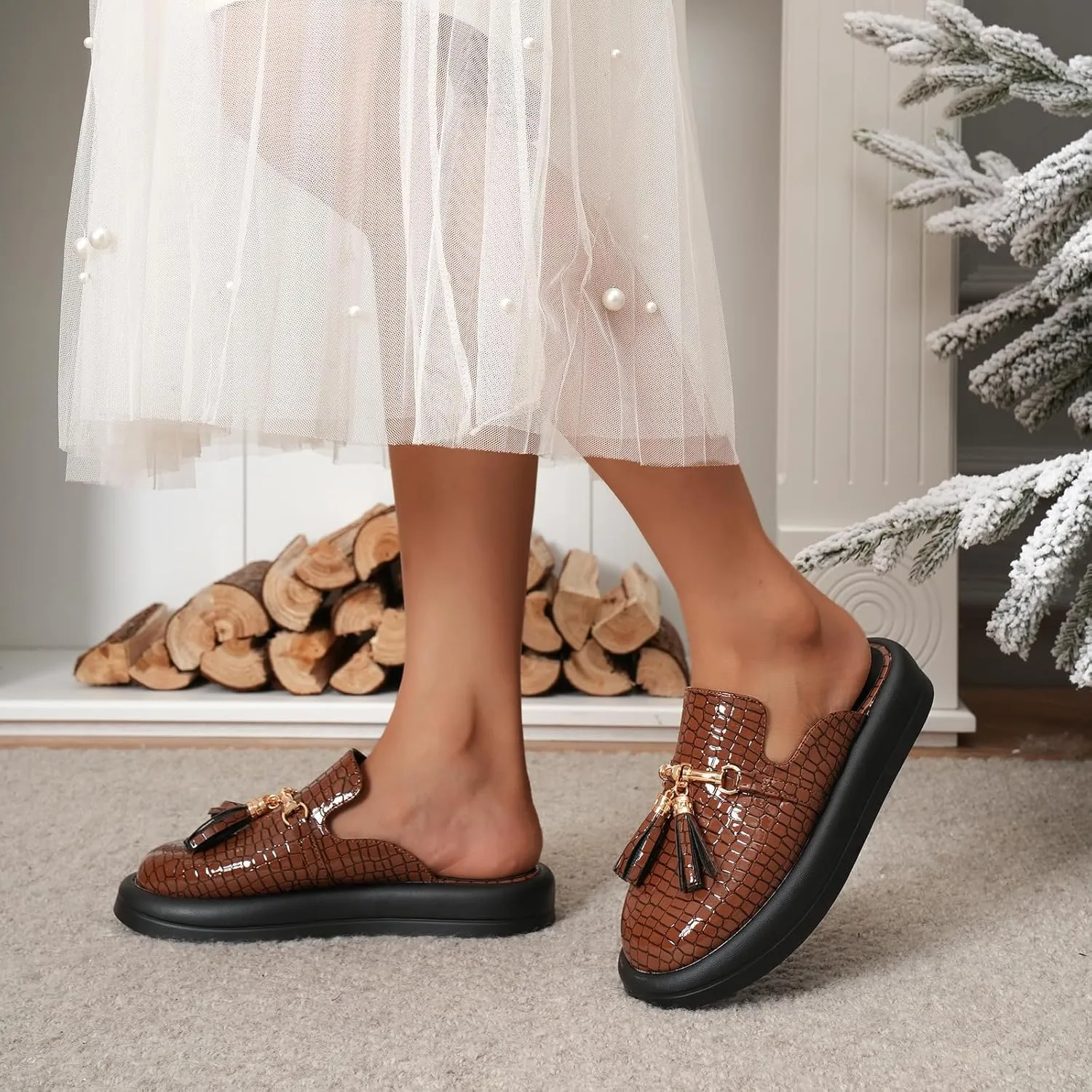 Dumalum Mules for Women Flats Closed Round Toe Slip on Sandals Comfortable Loafers Slides Shoes with Metal Chain Decor