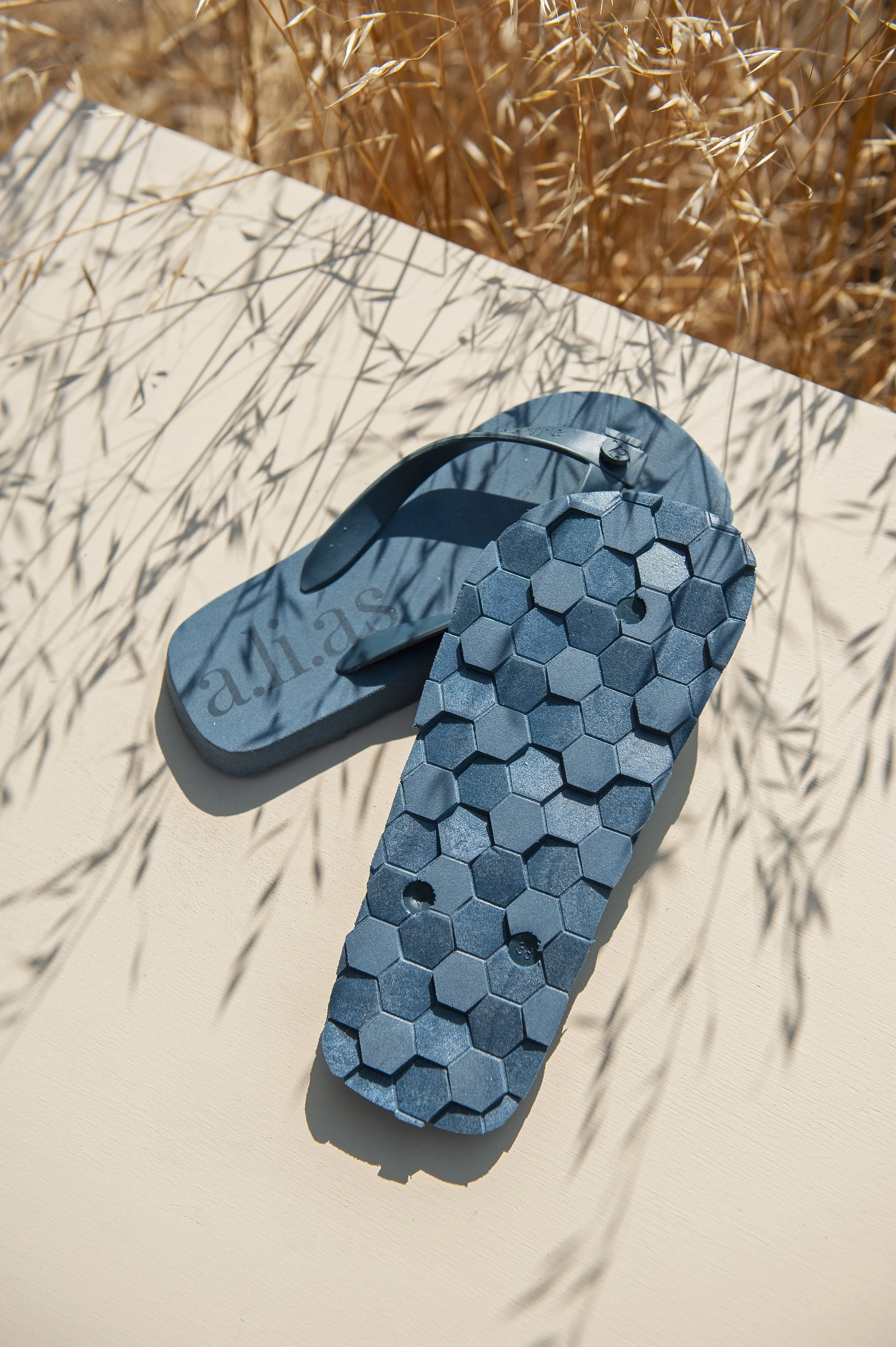 Flos Rubber Flip Flops | Navy