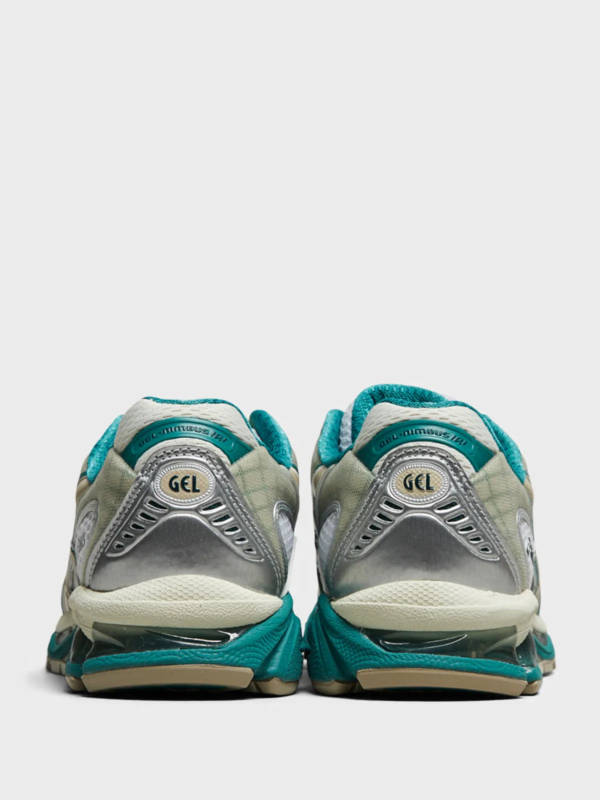 Gel-Nimbus 10.1 Sneakers in White and Rainy Lake