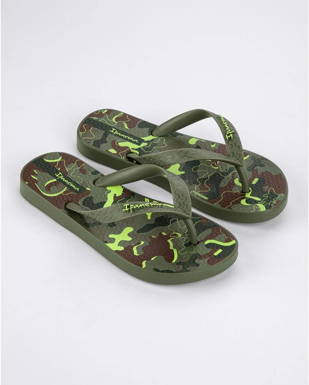 Ipanema Temas XIV Kids Flip Flops - Comfortable & Stylish Unisex Flip Flops for Kids, Bright & Colorful Prints, Non-Slip Sole, Durable, Water Resistant, Easy to Clean