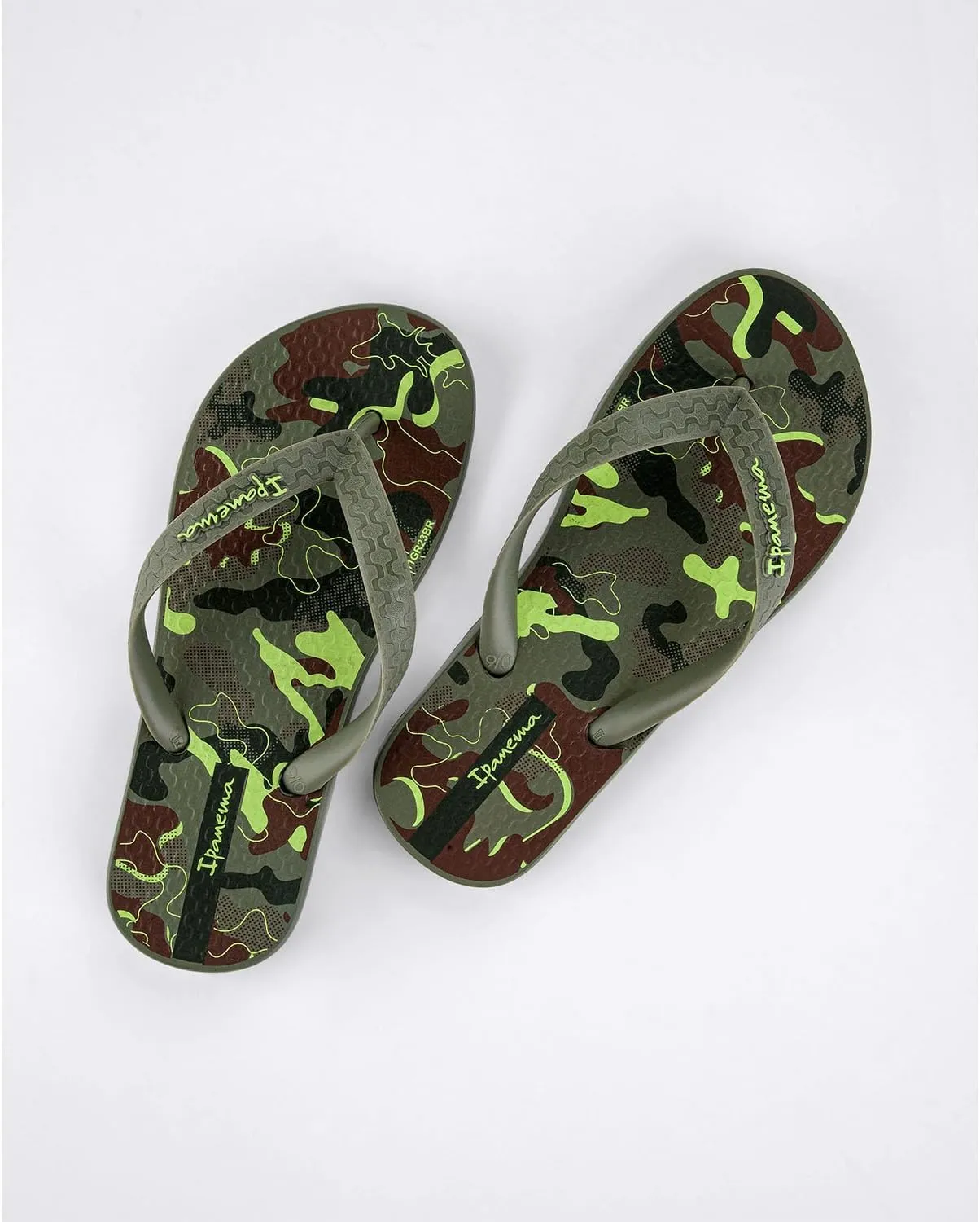 Ipanema Temas XIV Kids Flip Flops - Comfortable & Stylish Unisex Flip Flops for Kids, Bright & Colorful Prints, Non-Slip Sole, Durable, Water Resistant, Easy to Clean