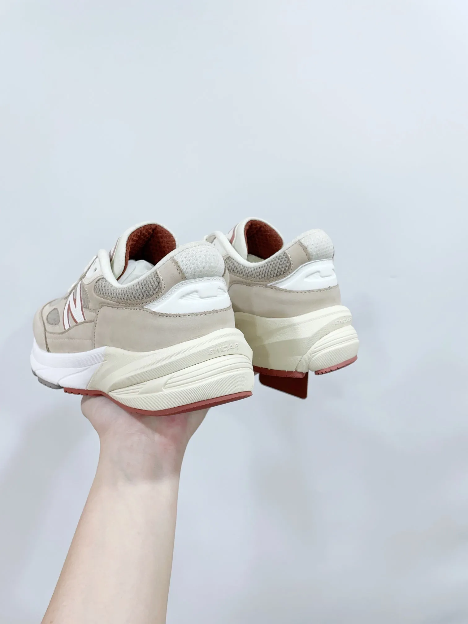 LP x NB 990v6 Sneaker 45mm white grey pink suede and mesh fabric