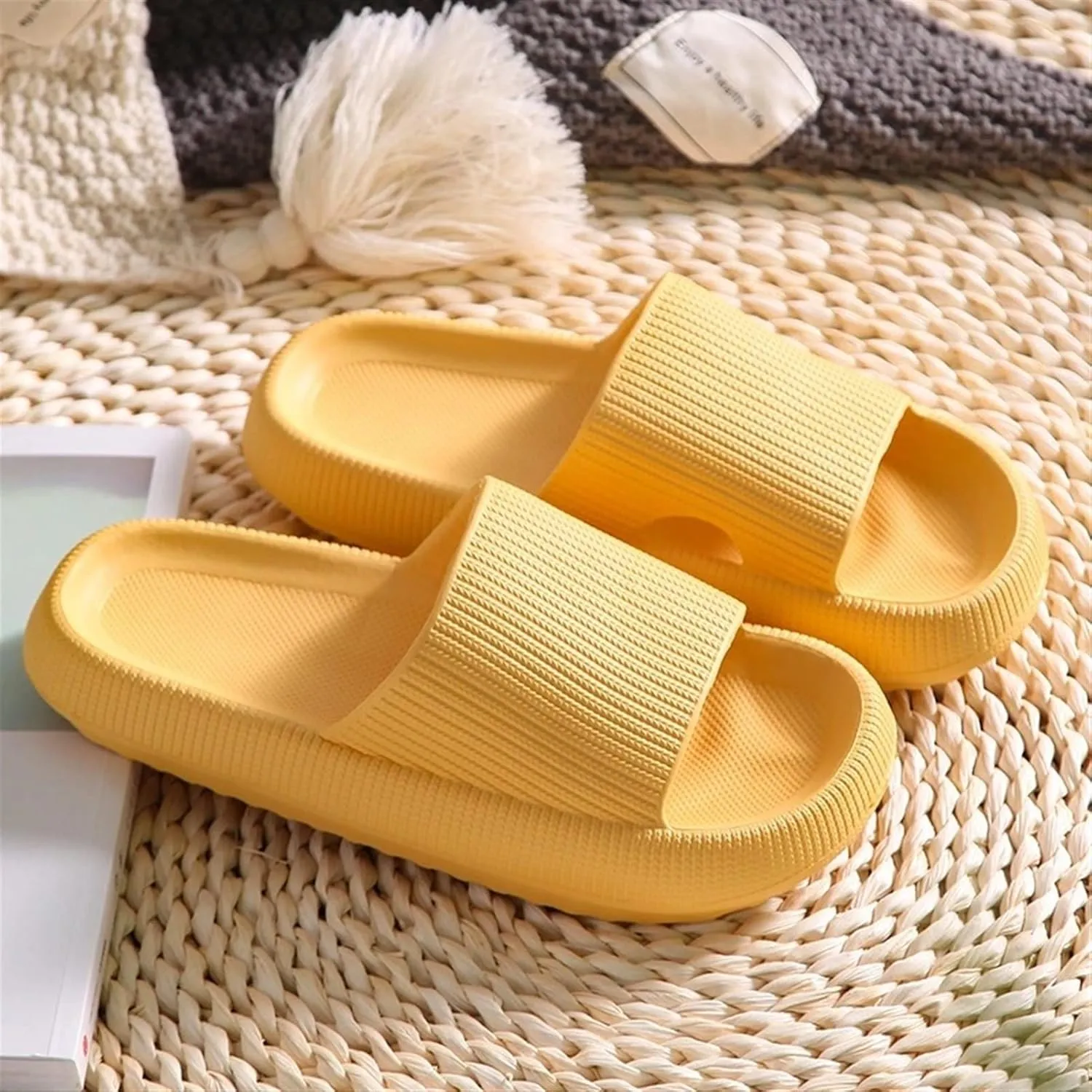 Mens Slippers Home Slippers Shower Shoes Thick Platform Womens Sandals Indoor Bathroom Anti-Slip Slides Ladies Shoes Flip Flop