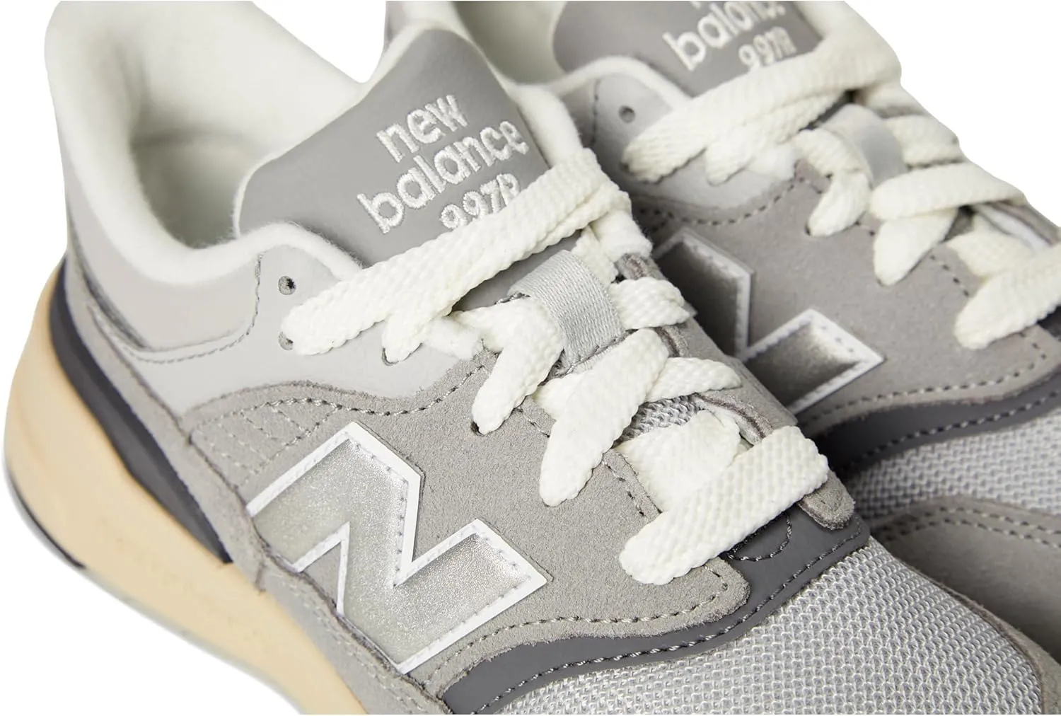 New Balance Unisex-Child 997r Sneaker
