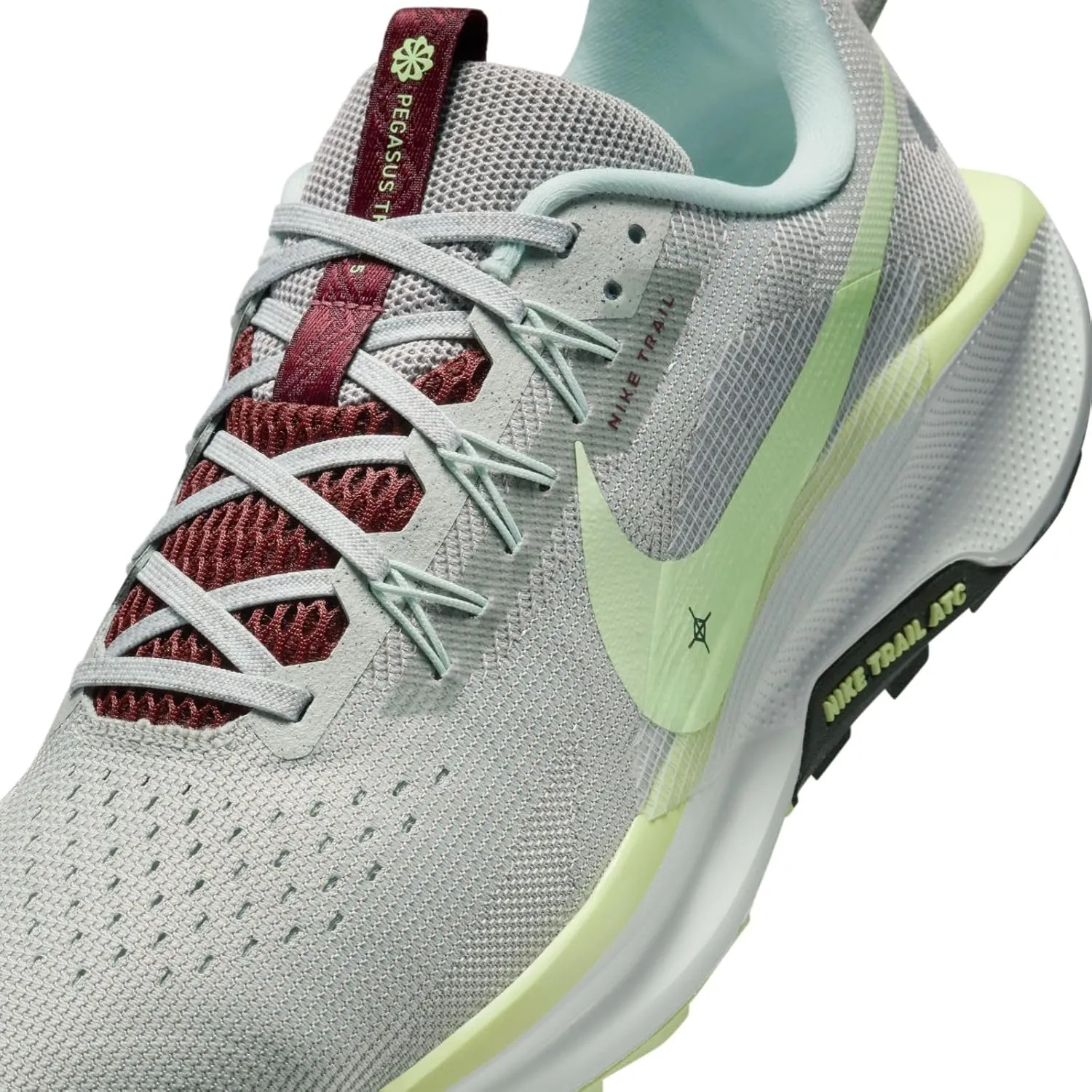 NIKE Men's Sneaker