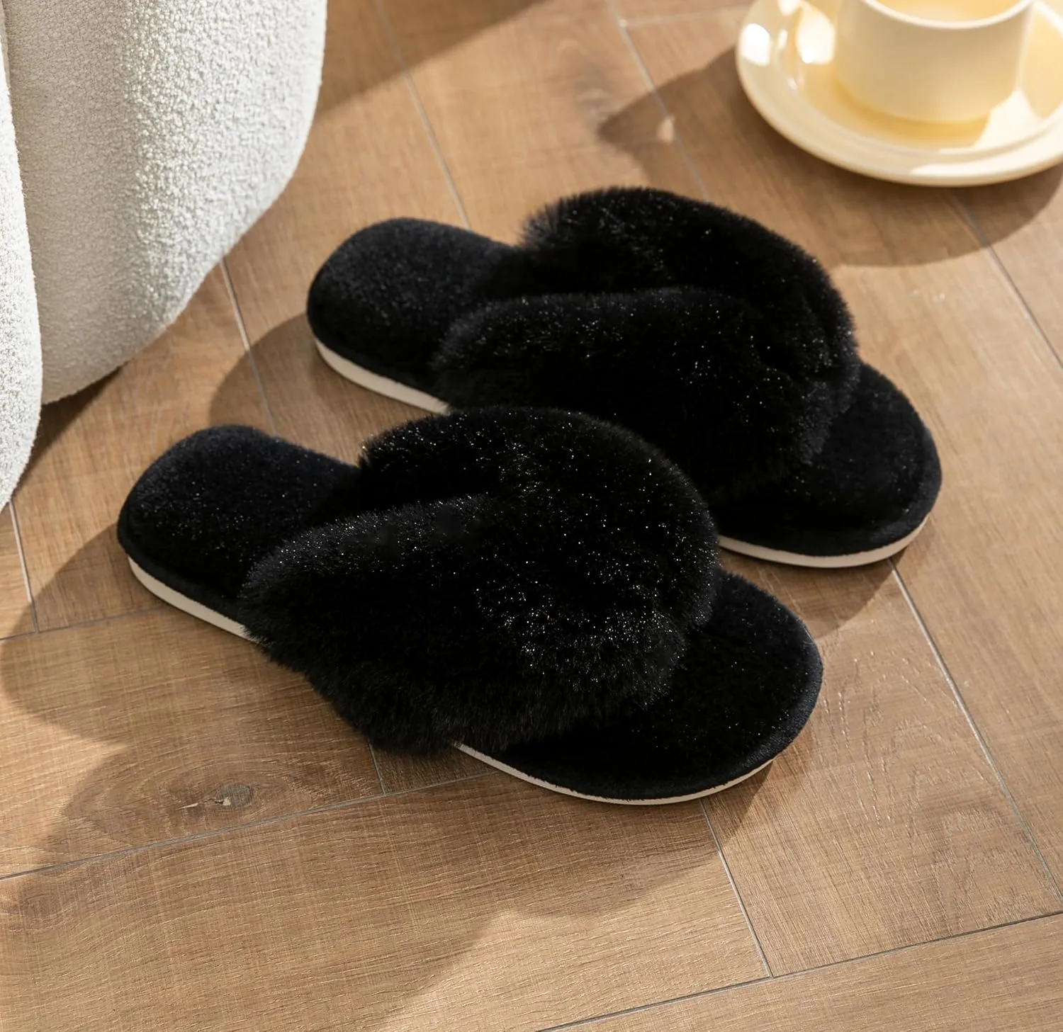 Onmygogo Plush Indoor Flip Flop Thong Slippers for Women Open Toe, Fuzzy Faux Fur Spa House Slippers