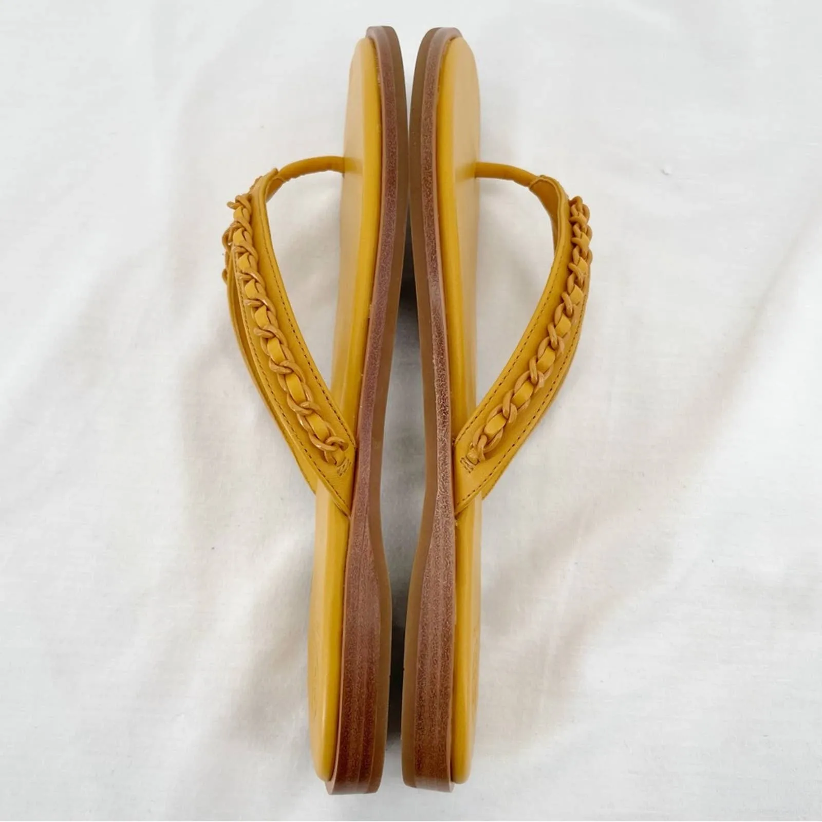 Tory Burch Everly Chain Thong Sandals Nappa Leather Light Turmeric Gold Orange Size 7