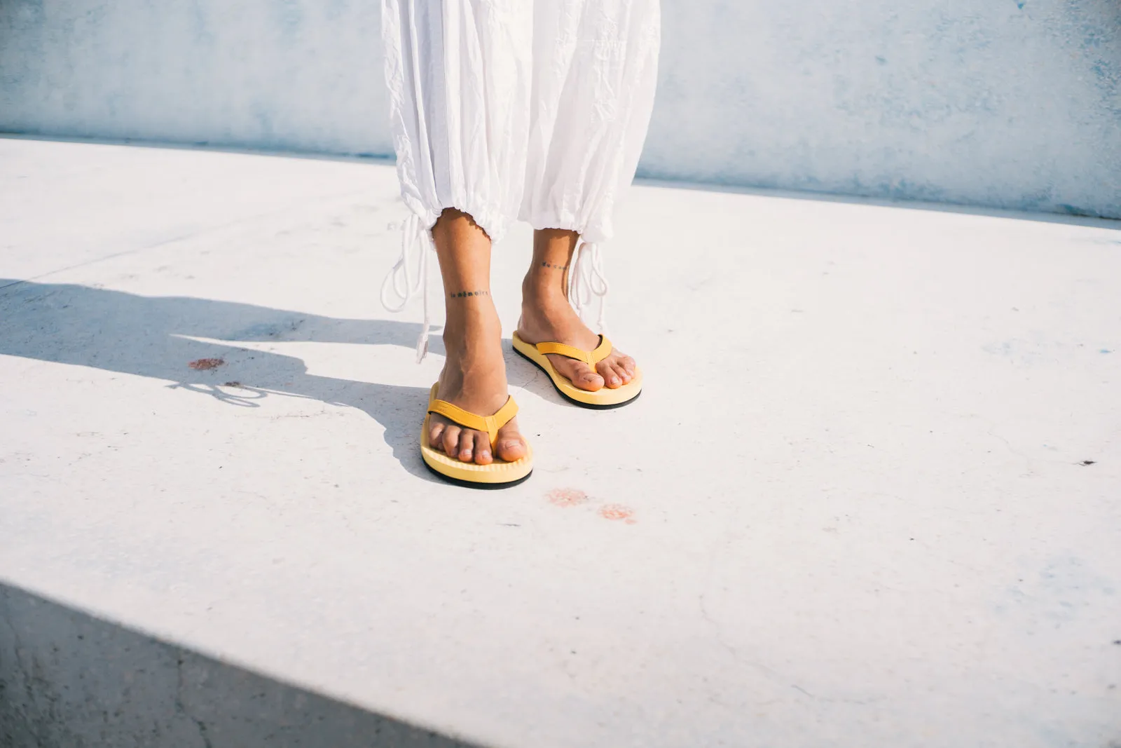 Women's Easy Living Flip Flops Honey