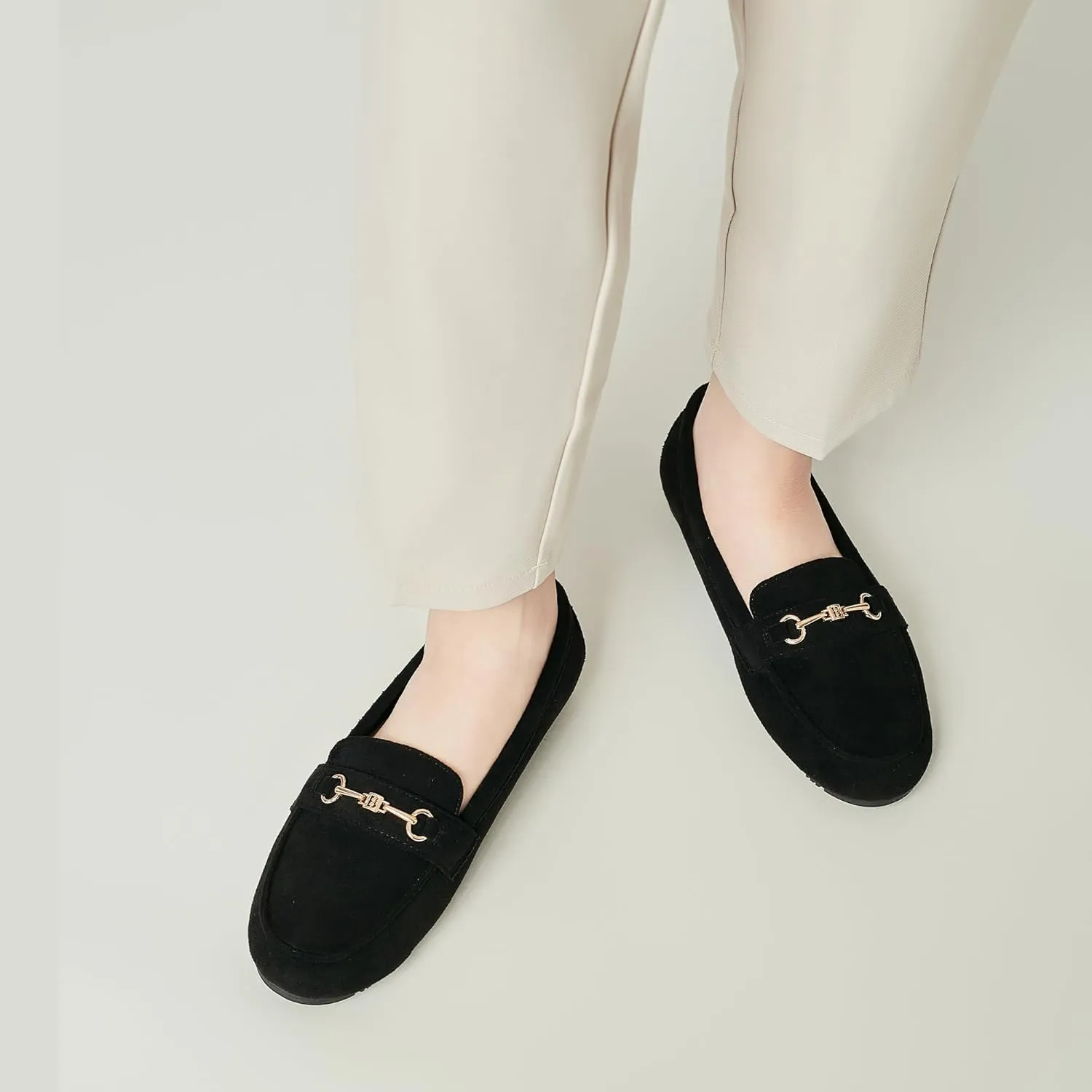 Women's Wide Loafers Casual Slip on Flat Shoes Women's Comfort Penny Loafers with Arch Support Women Dressy Moccasins